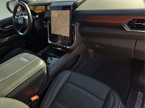 Used 2025 GMC Yukon Denali image 13