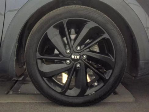 Used 2018 Kia Niro EX w/ Option Group 020 FWD image 10