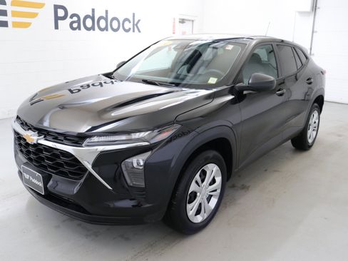 Used 2024 Chevrolet Trax LS image 3