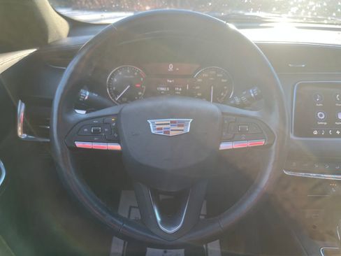 Used 2023 Cadillac XT4 Luxury w/ Cold Weather Package image 22