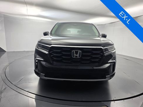 Used 2025 Honda Pilot EX-L image 2
