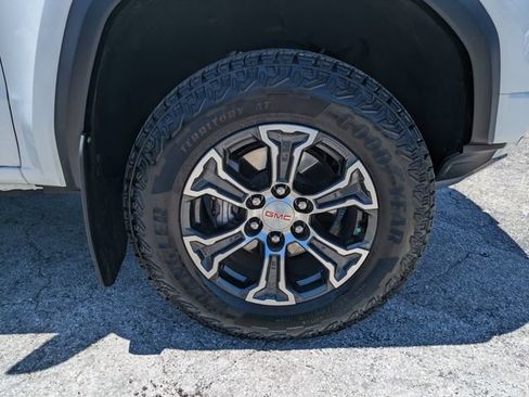 Certified 2025 GMC Canyon AT4 w/ AT4 Premium Package AWD/4WD image 11