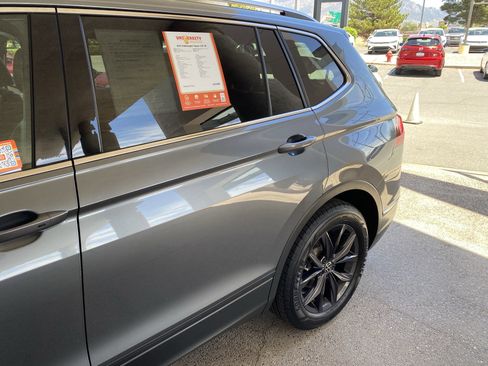 Certified 2022 Volkswagen Tiguan SE FWD image 58