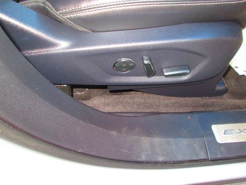 Used 2016 Ford Explorer Limited w/ Equipment Group 301A image 17