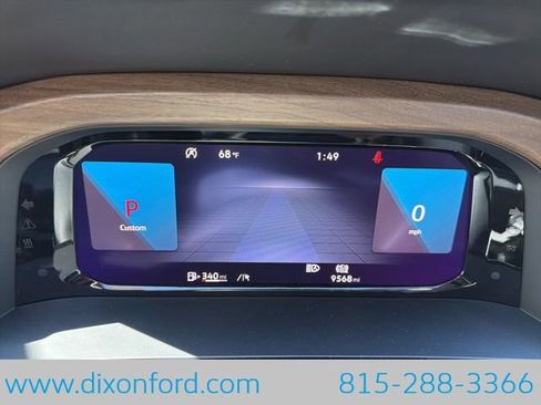 Used 2025 Volkswagen Atlas SE AWD/4WD image 17