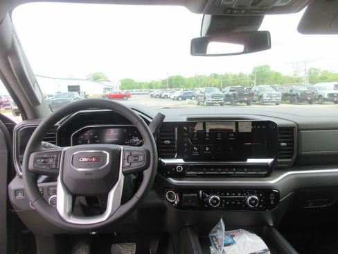 New 2026 GMC Sierra 2500 SLT w/ SLT Premium Package AWD/4WD image 16