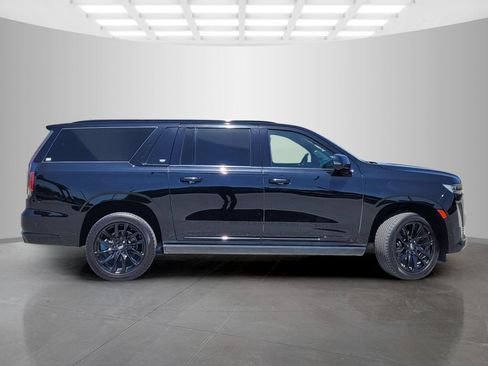 Used 2022 Cadillac Escalade ESV Sport Platinum w/ LPO, ONYX Package AWD/4WD image 3