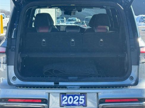 Used 2025 INFINITI QX80 Autograph w/ Autograph Exterior Package image 32