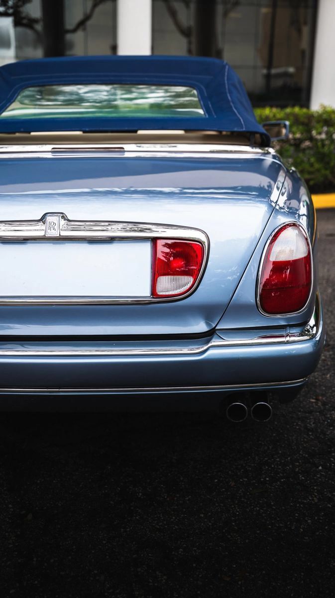Used 2000 Rolls-Royce Corniche RWD image 32