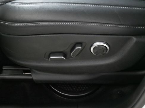 Certified 2025 Genesis GV80 2.5T Standard AWD/4WD image 20