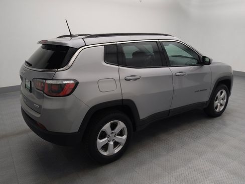 Used 2019 Jeep Compass Latitude AWD/4WD image 10