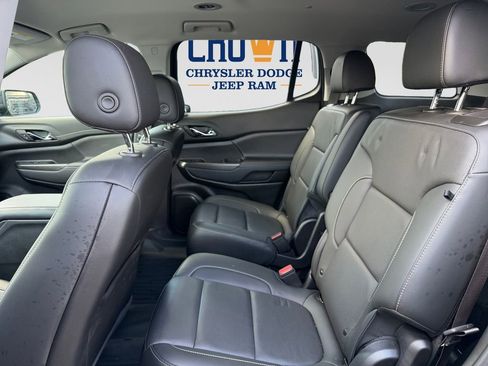 Used 2023 GMC Acadia SLT w/ Elevation Edition AWD/4WD image 9