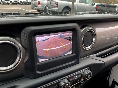 Certified 2021 Jeep Wrangler Unlimited Sahara image 17