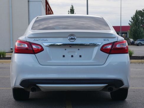 Used 2016 Nissan Altima 2.5 SR w/ LED Appearance Package FWD image 6