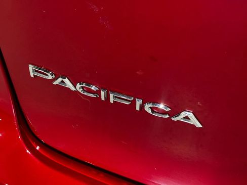 Used 2025 Chrysler Pacifica Select FWD image 26