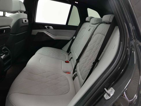 Used 2026 BMW X5 sDrive40i image 9