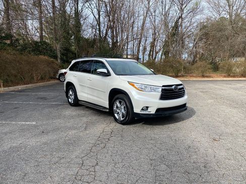 Used 2014 Toyota Highlander Limited Platinum image 4
