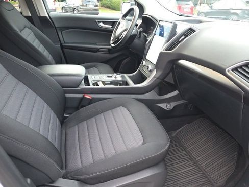 Used 2024 Ford Edge SE image 13