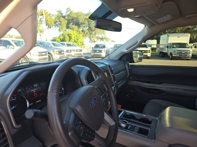 Used 2018 Ford Expedition XLT w/ Equipment Group 202A RWD image 10