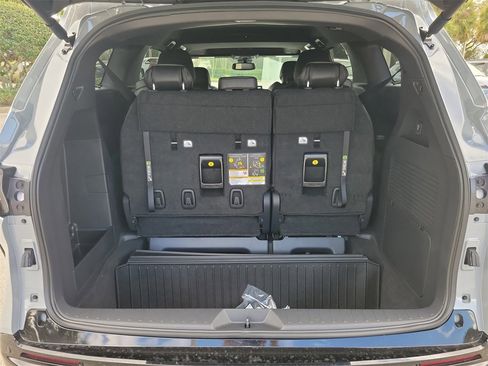 New 2026 Toyota Sienna XSE image 9