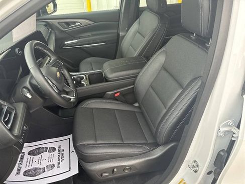 Used 2026 Chevrolet Traverse LT AWD/4WD image 4