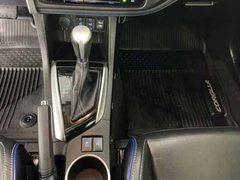 Used 2017 Toyota Corolla XSE image 19