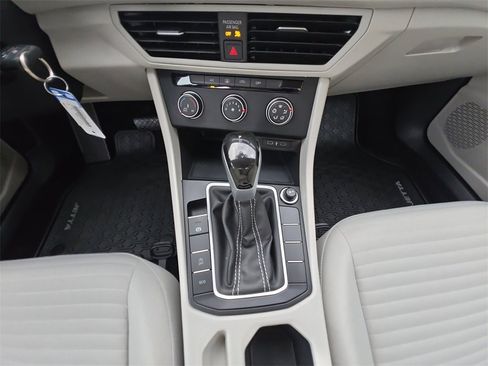 Used 2024 Volkswagen Jetta S image 11