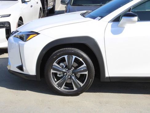 Certified 2025 Lexus UX 300h 300h image 4