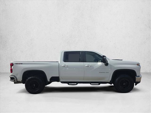 Used 2021 Chevrolet Silverado 2500 LT w/ Fleet Comfort Package AWD/4WD image 4