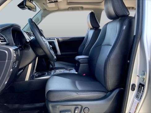 Used 2022 Toyota 4Runner SR5 Premium w/ Moonroof Package RWD image 8