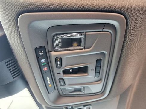 Used 2024 Chevrolet Silverado 1500 LT Trail Boss w/ Convenience Package II AWD/4WD image 27