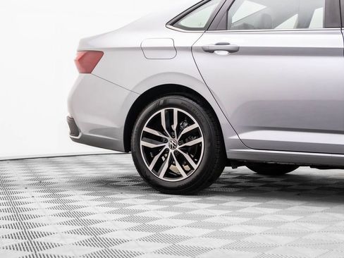 Used 2025 Volkswagen Jetta SE image 28