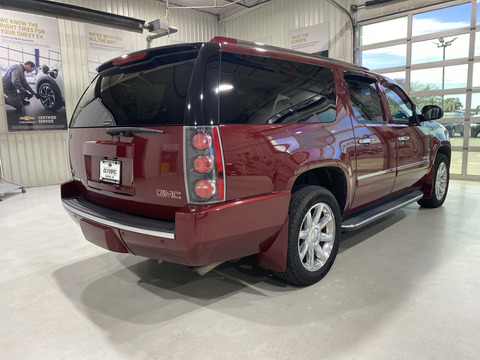 Used 2011 GMC Yukon XL Denali AWD/4WD image 7