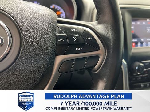 Used 2018 Jeep Grand Cherokee Laredo image 39