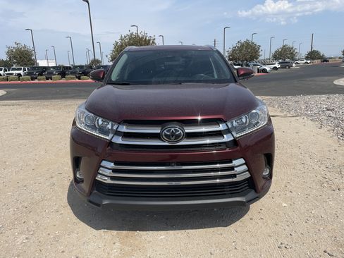 Used 2019 Toyota Highlander Limited Platinum AWD/4WD image 8