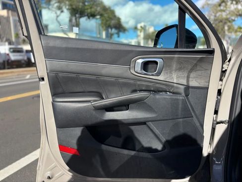 Used 2024 Kia Sorento SX image 14