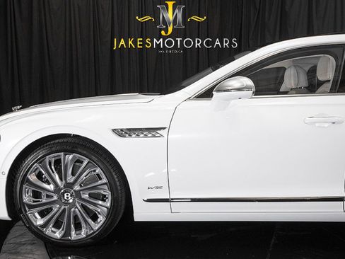 Used 2022 Bentley Flying Spur W12 AWD/4WD image 7