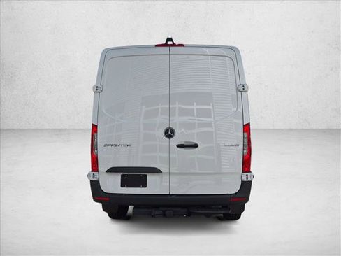 Used 2025 Mercedes-Benz Sprinter 2500 image 7
