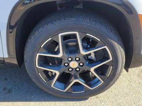 New 2026 Chevrolet Traverse High Country FWD image 11