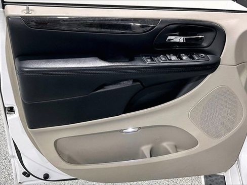 Used 2017 Dodge Grand Caravan SE w/ Power Window Group image 21