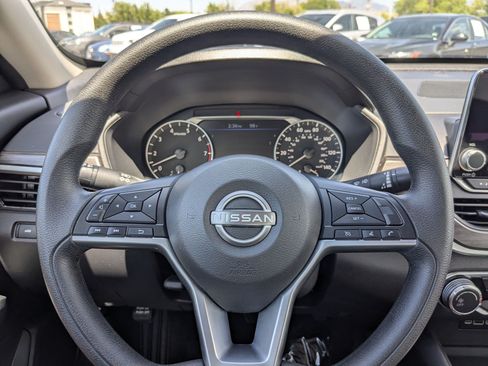 Used 2025 Nissan Altima 2.5 SV FWD image 18