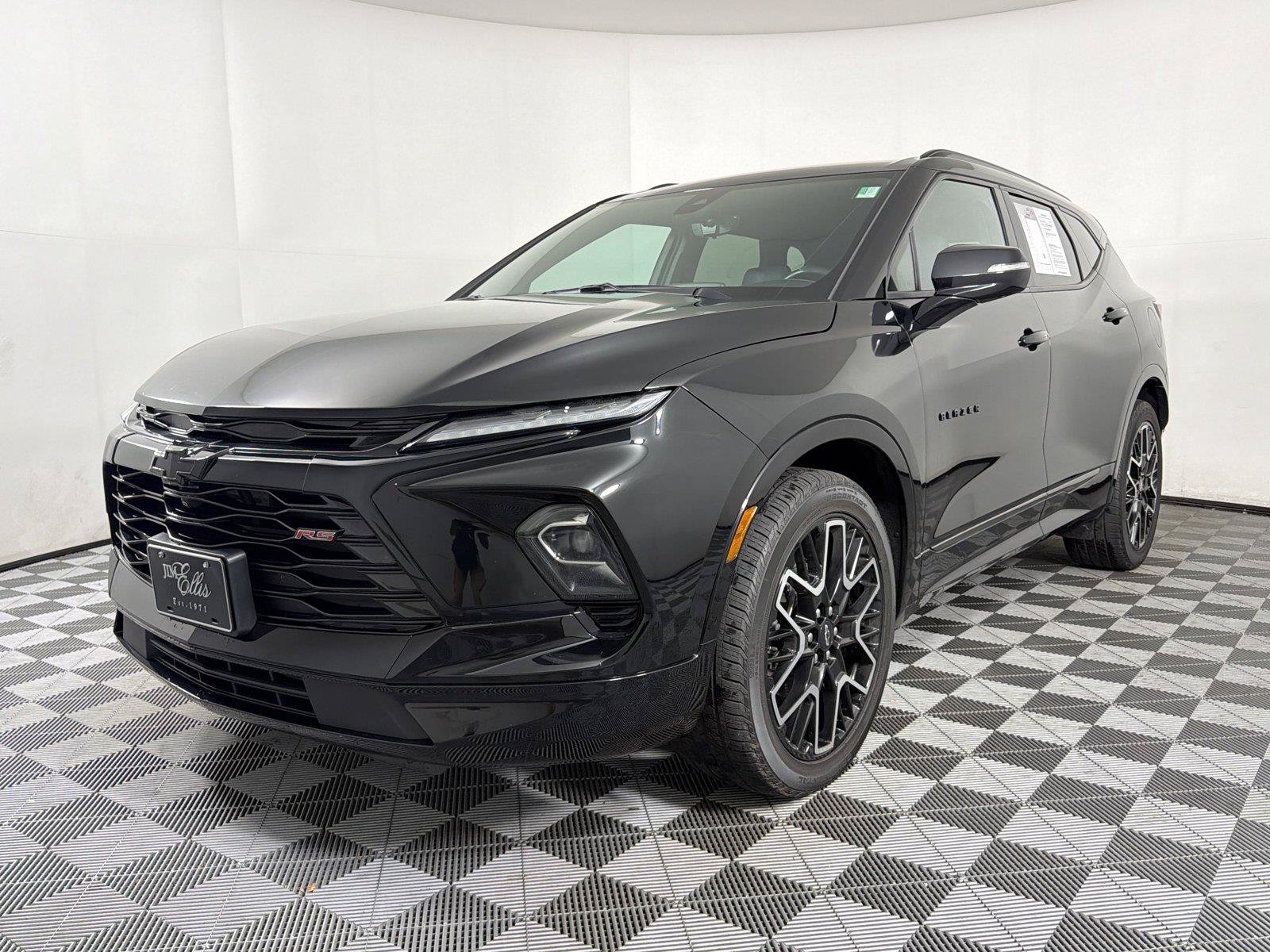 Used 2023 Chevrolet Blazer RS w/ Driver Confidence II Package AWD/4WD image 3