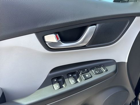 Used 2023 Hyundai Kona SE image 25