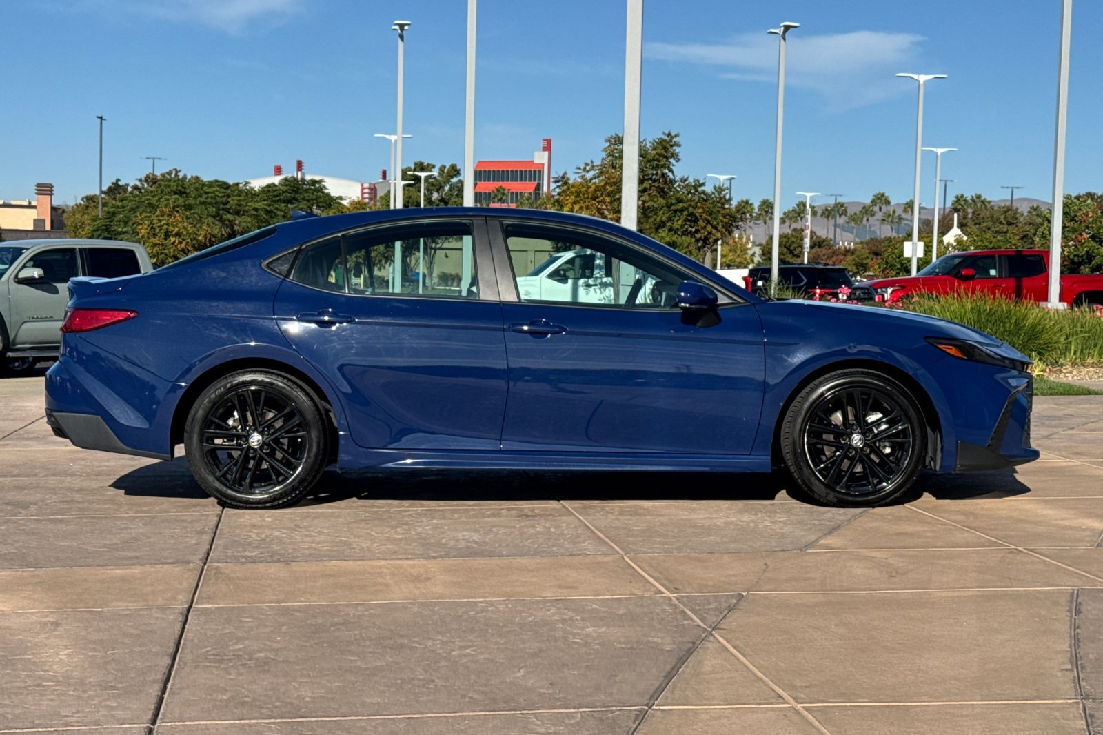 Certified 2025 Toyota Camry SE FWD image 3