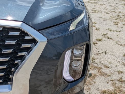 Used 2022 Hyundai Palisade Limited FWD image 10