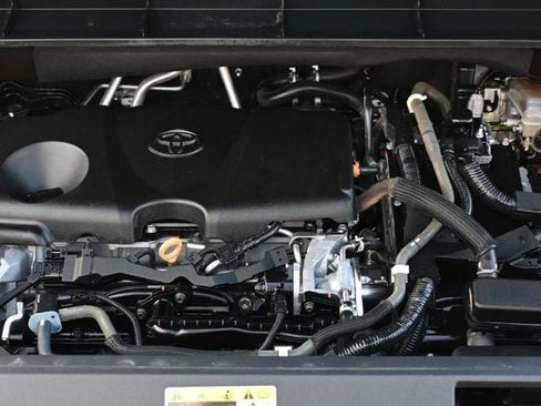 Used 2020 Toyota Highlander Limited FWD image 25