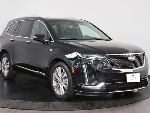 Used 2023 Cadillac XT6 Premium Luxury w/ LPO, Floor Liner Package AWD/4WD image 9
