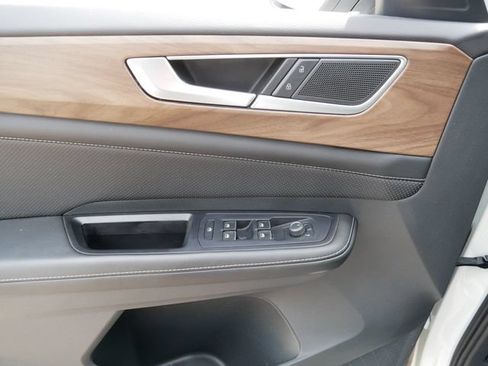 Certified 2024 Volkswagen Atlas SE AWD/4WD image 16