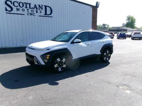 Used 2025 Hyundai Kona SEL image 2