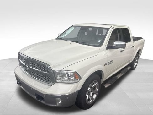 Used 2017 RAM 1500 Laramie w/ Convenience Group AWD/4WD image 15